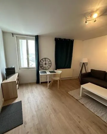 Republique Apartment *